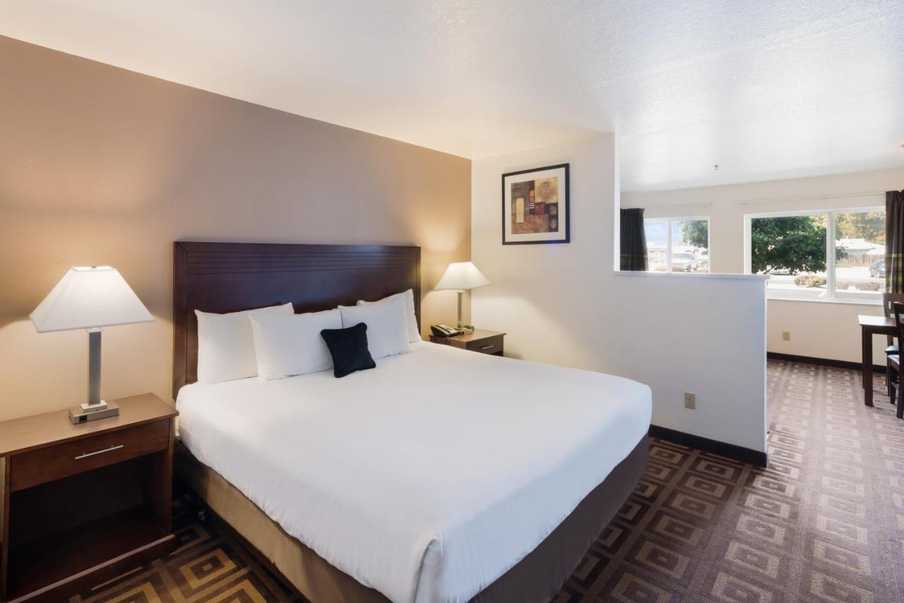 Red Lion Inn & Suites Kennewick Tri-Cities Exteriér fotografie